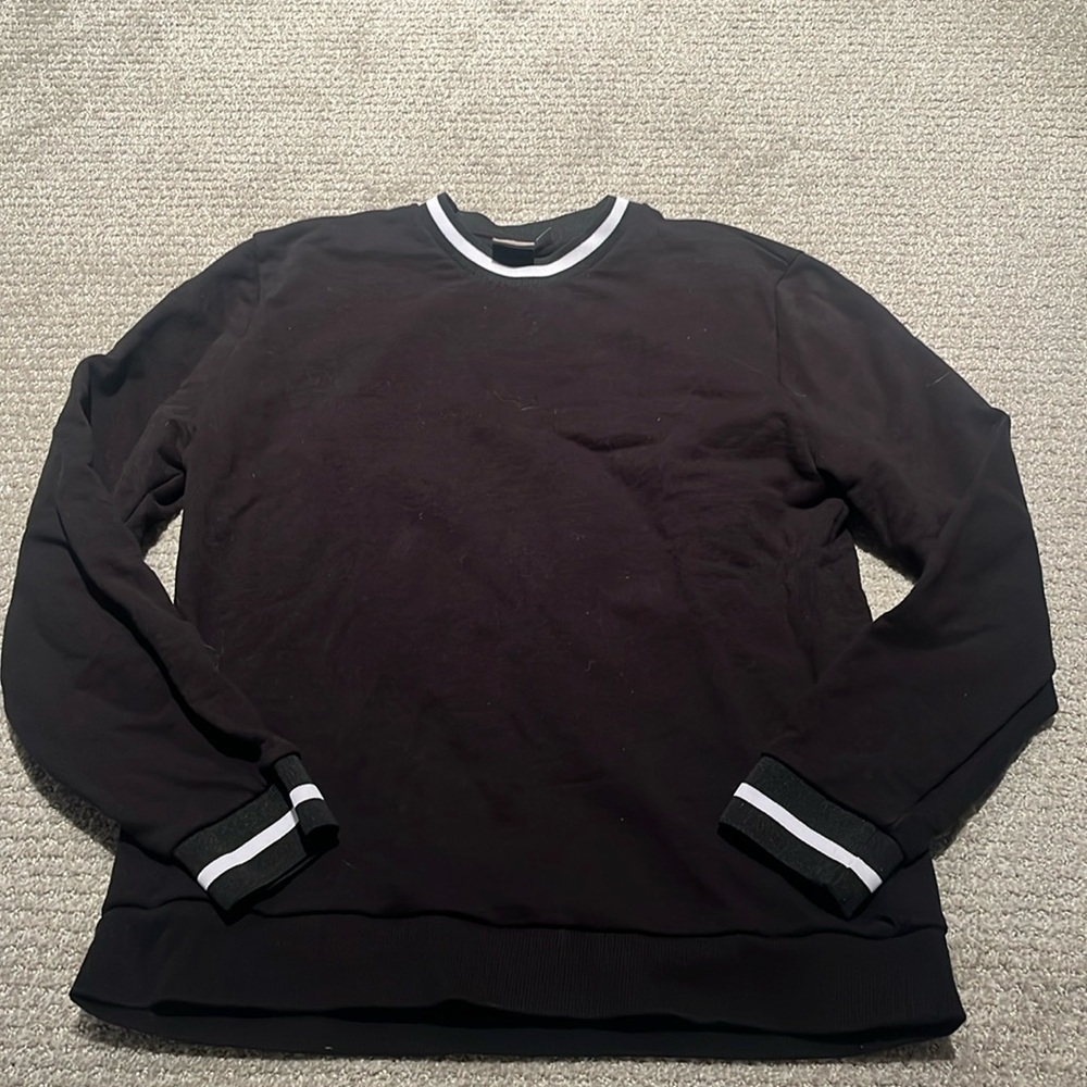 Woman’s Size M Medium ASOS Black Crewneck Sweatshirt